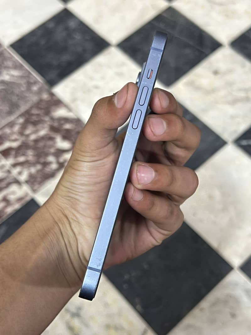 Apple iPhone 14 Plus 3