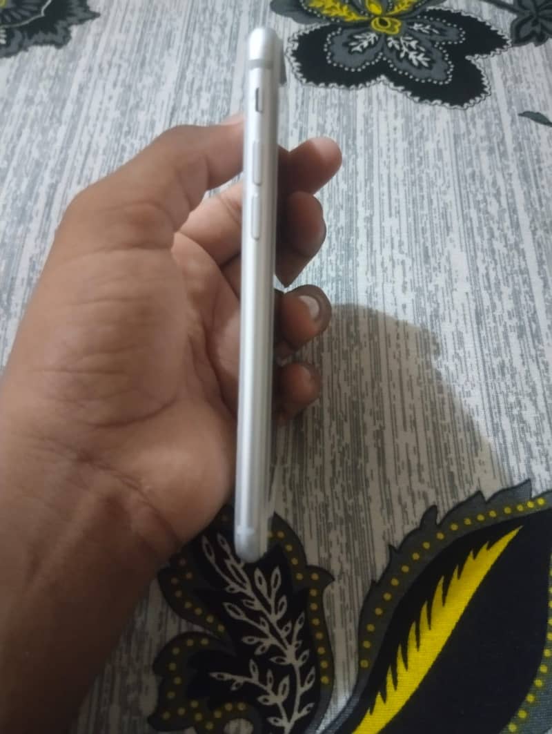 Apple iPhone 8 2