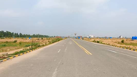 10 MARLA IDEAL LOCATION PLOT FOR SALE IN L BLOCK