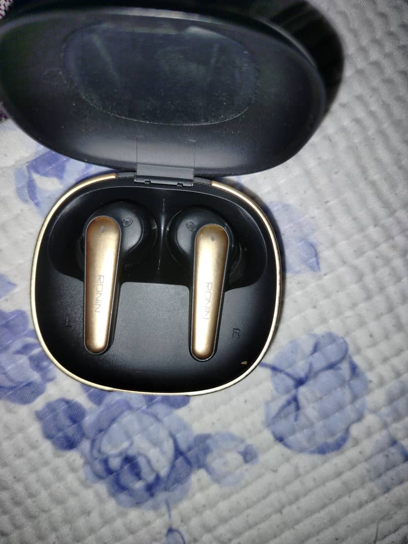 Ronin Eclipse Earbuds. 0