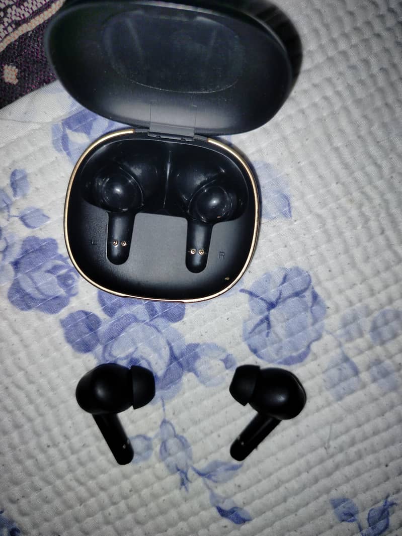 Ronin Eclipse Earbuds. 1