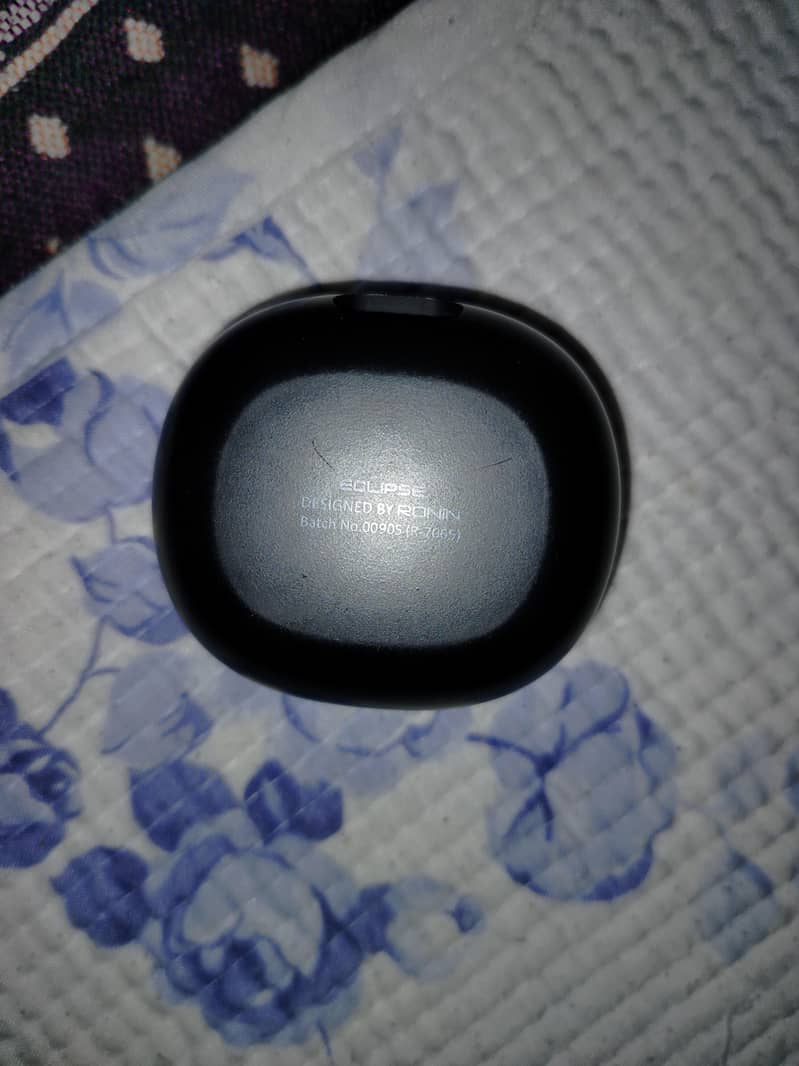 Ronin Eclipse Earbuds. 2