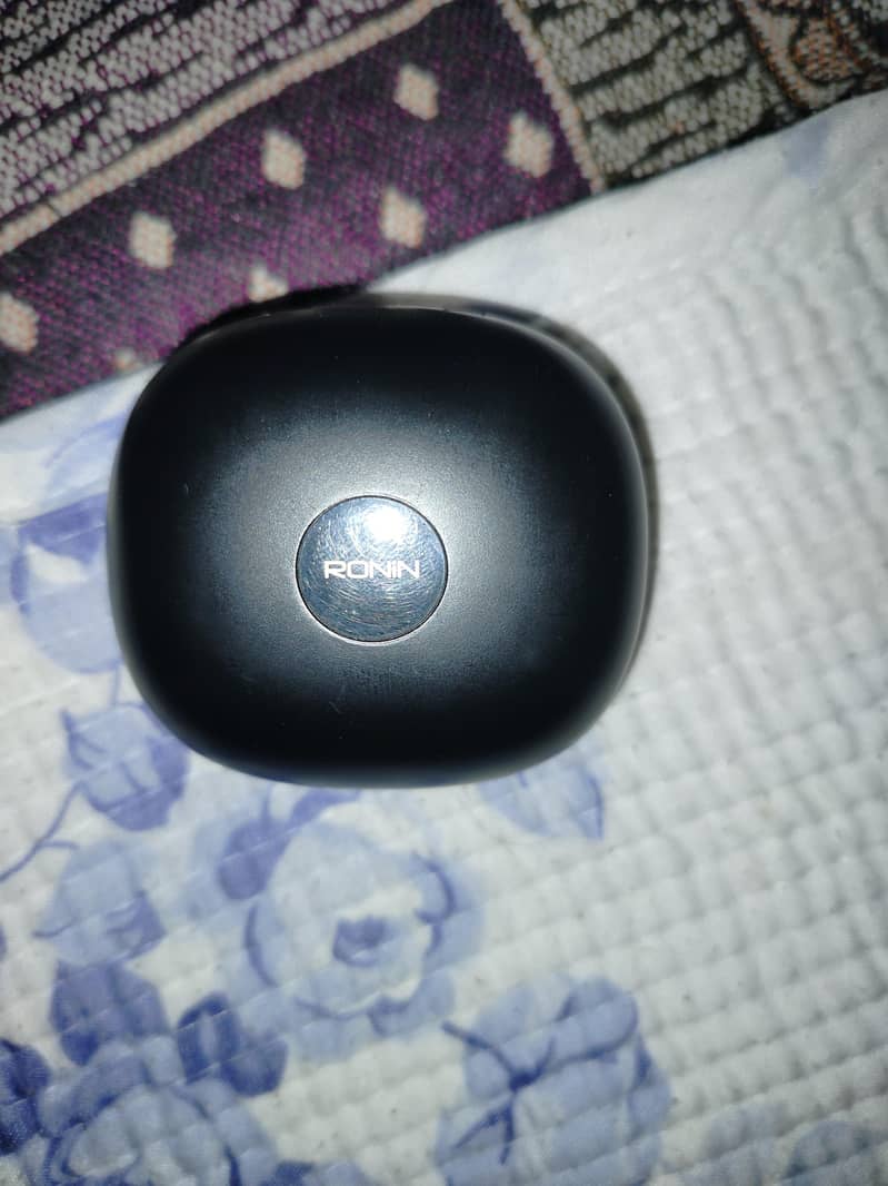 Ronin Eclipse Earbuds. 3