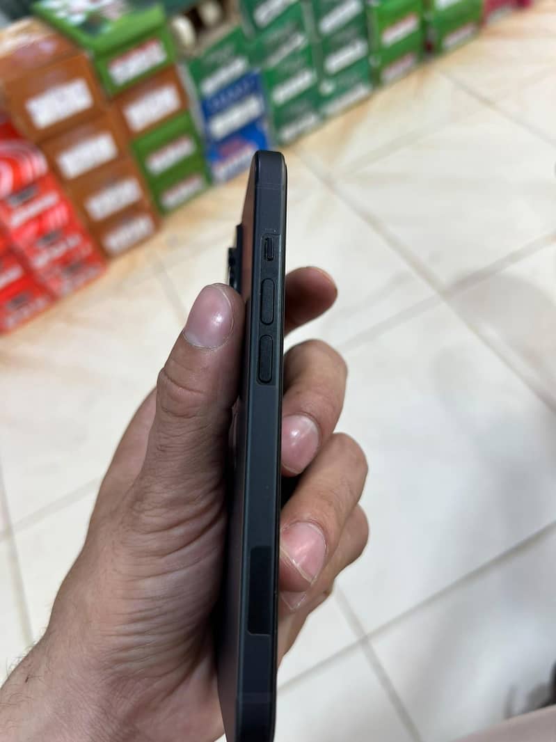 Apple iPhone 15 2