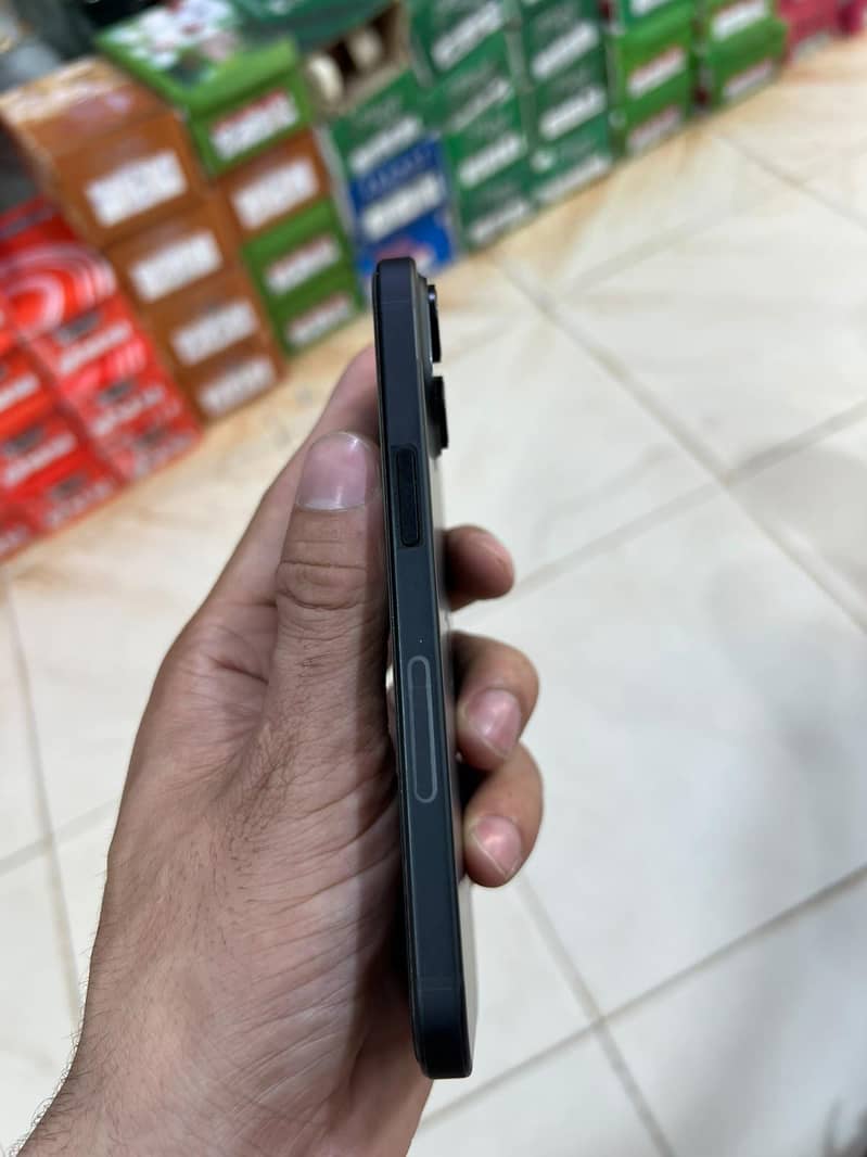 Apple iPhone 15 3