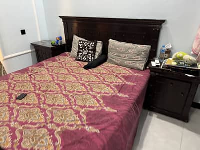 King size bed pure wood lush condition with matress