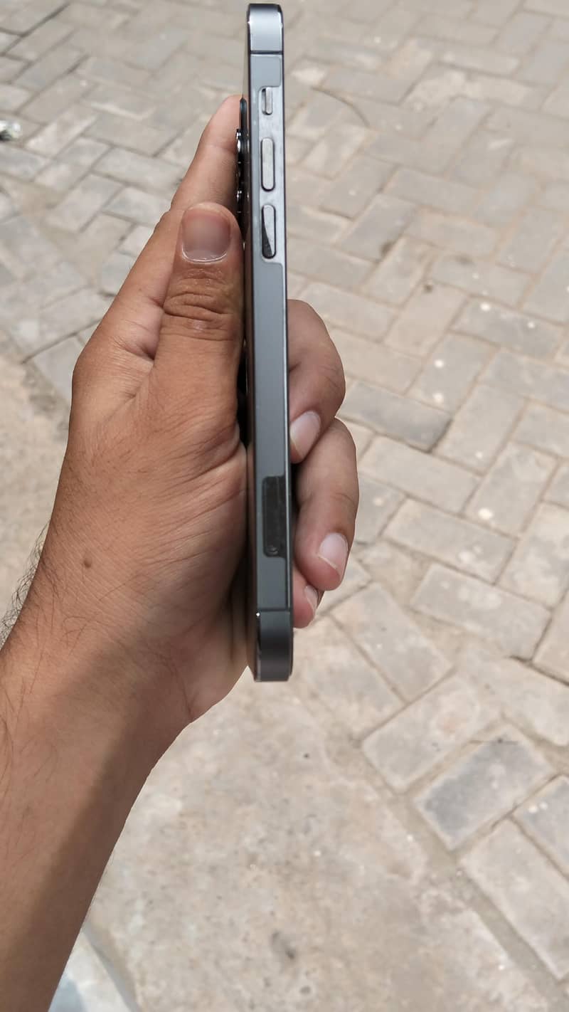 Apple iPhone 12 Pro 1