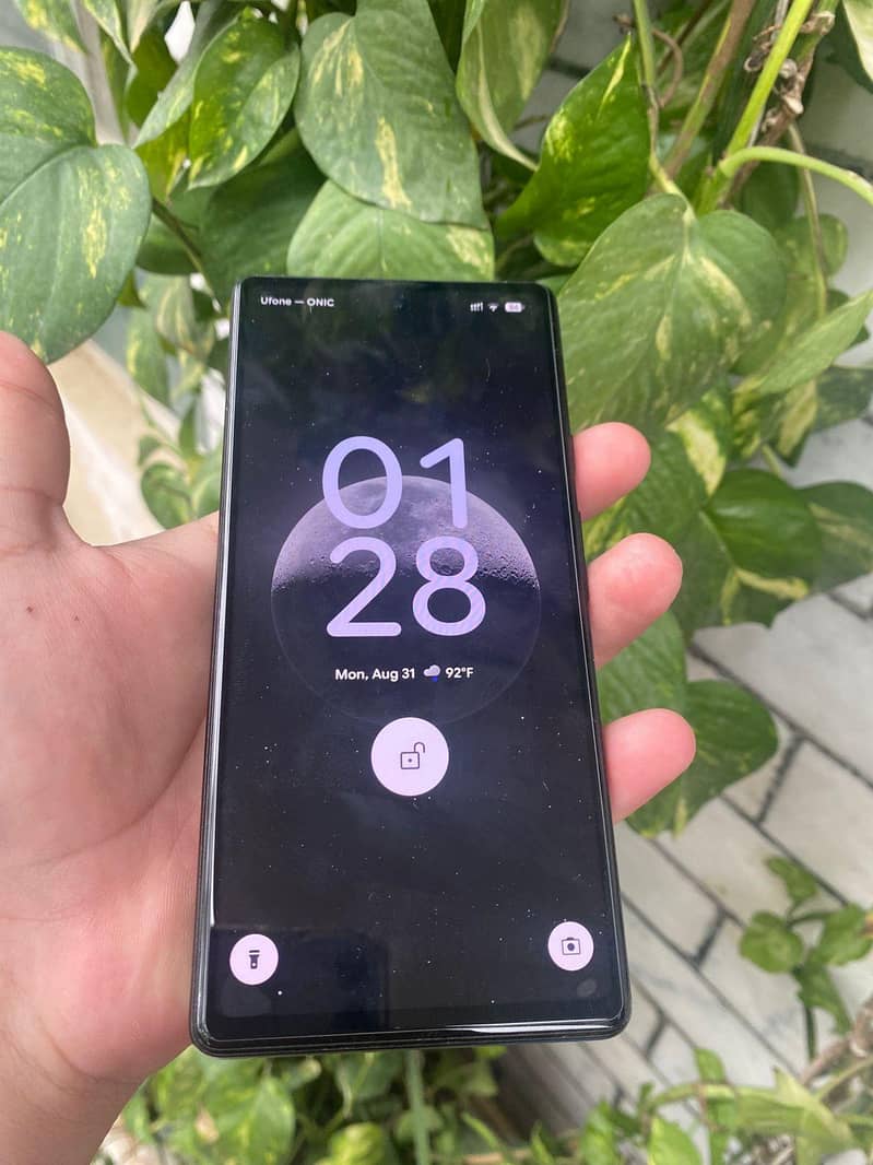 Google Pixel 6a 1