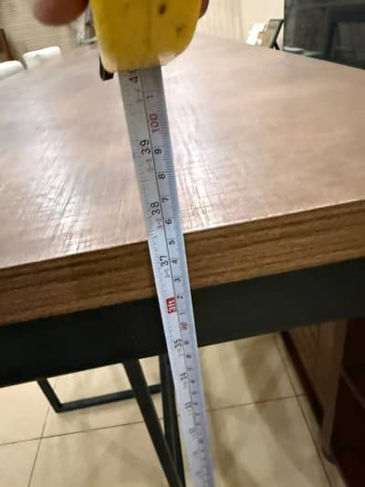 Bar table in very good condition