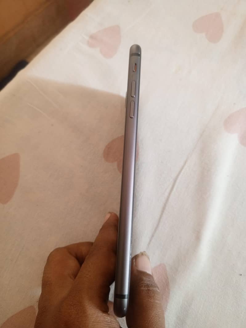 Apple iPhone 8 Plus 4