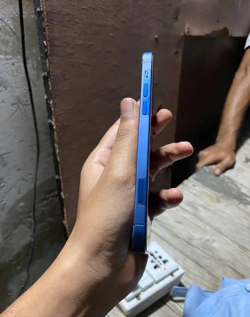iPhone 12 jv 1