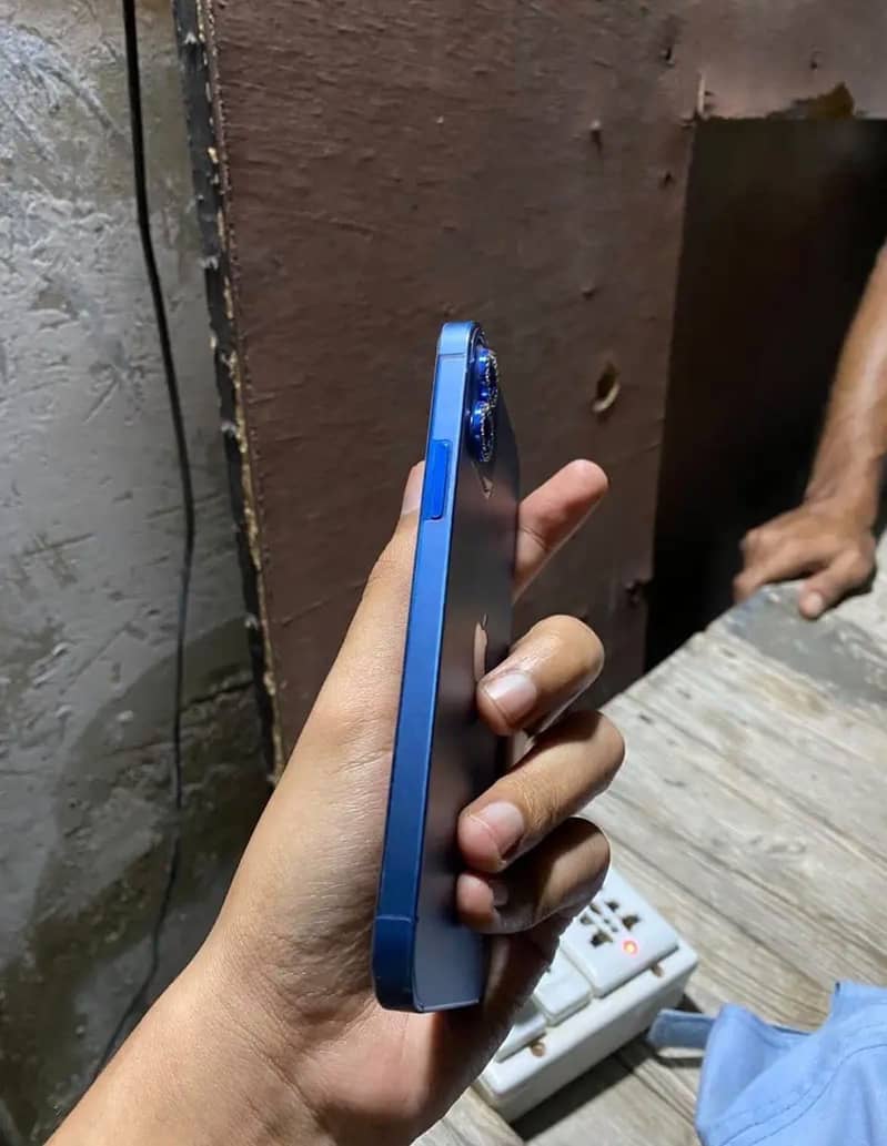iPhone 12 jv 3