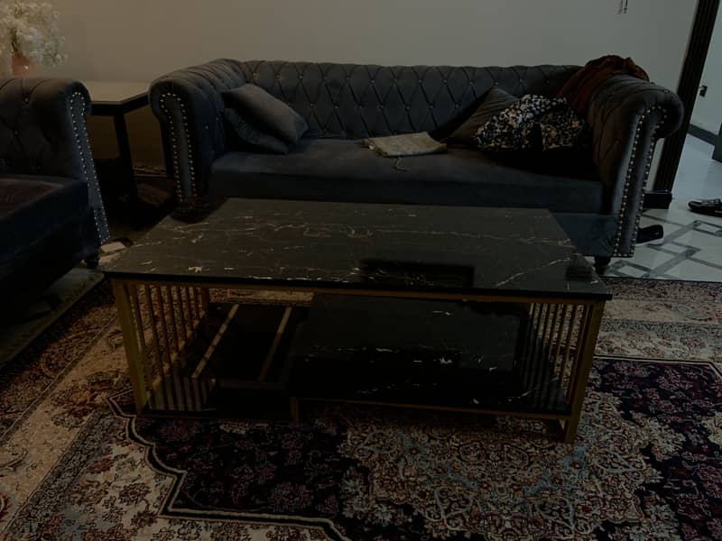 Black 2x4 table 0