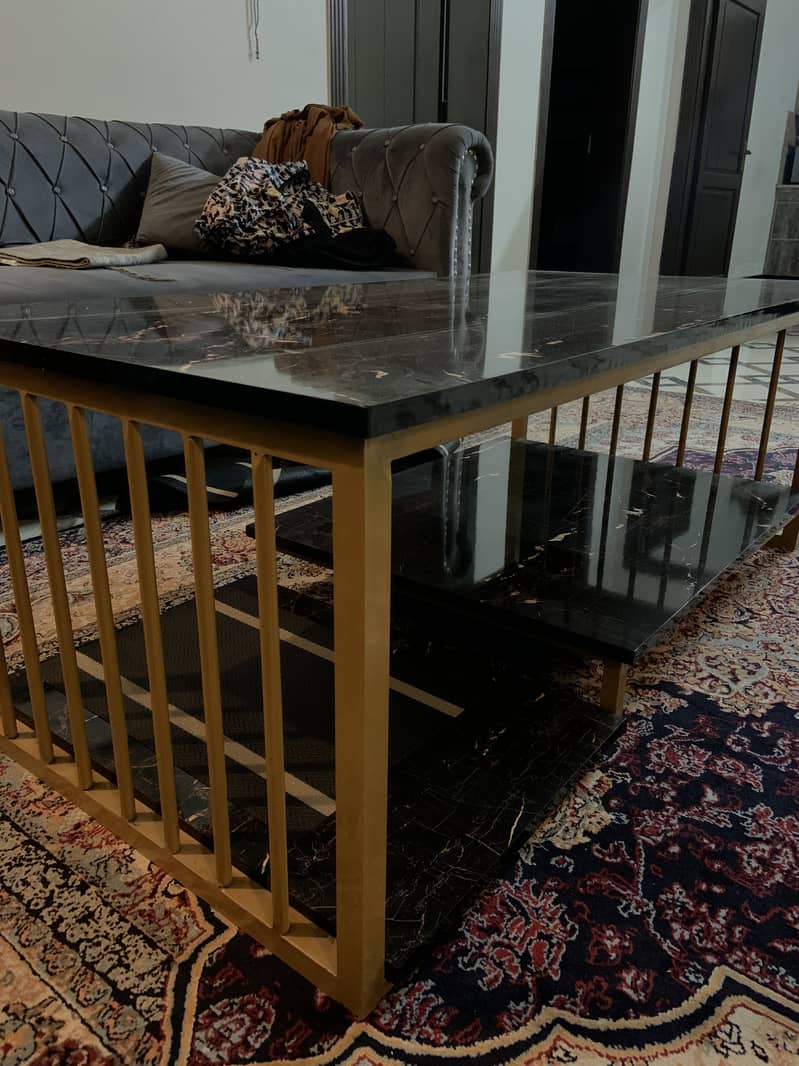 Black 2x4 table 1