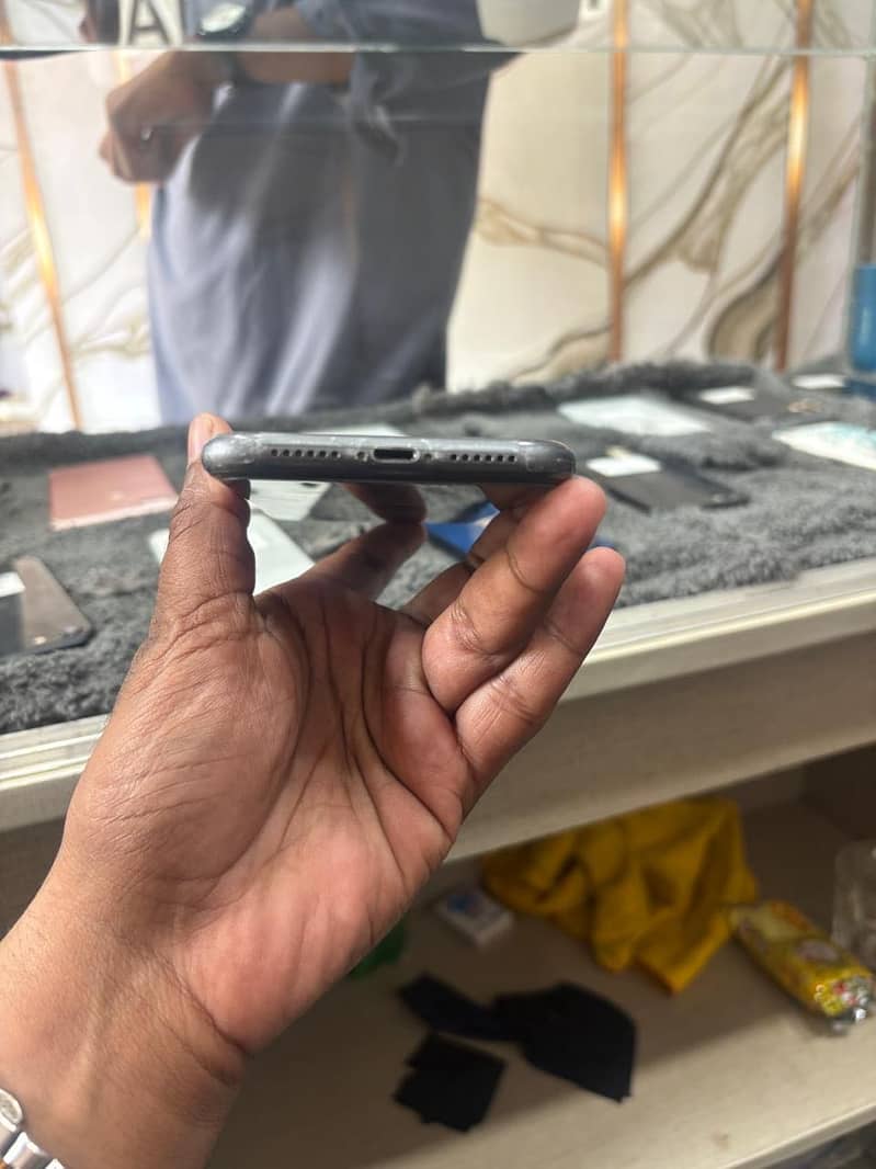 Apple iPhone 11 5