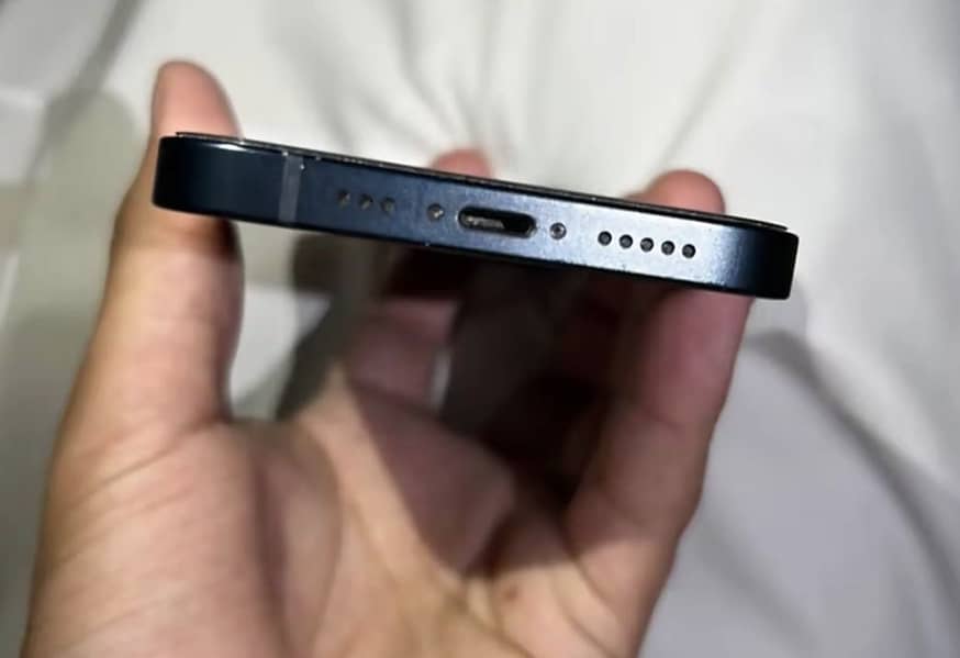 Apple iPhone 13 1