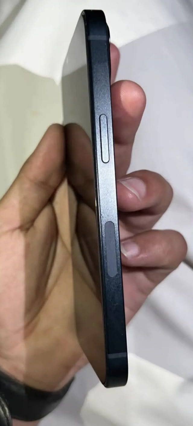 Apple iPhone 13 3