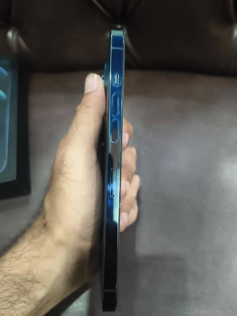 Apple iPhone 12 Pro Max 2