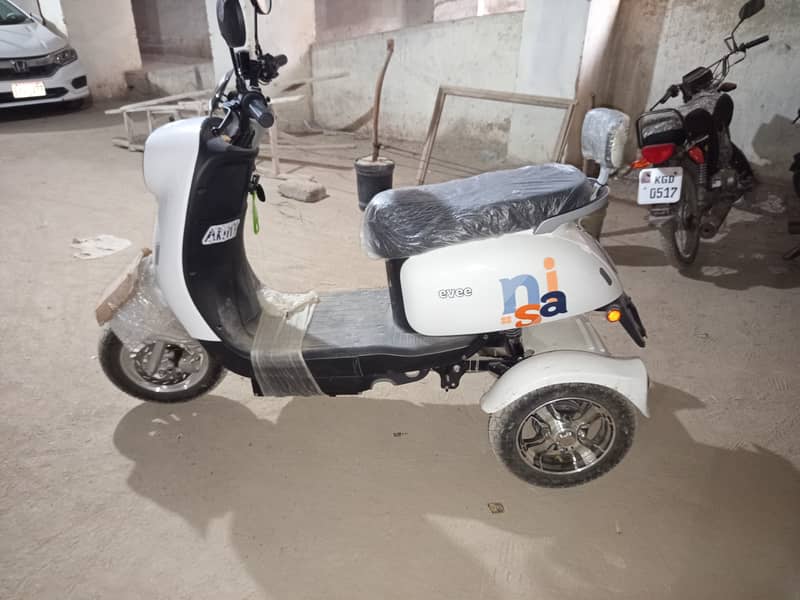 Title: Evee Nisa Tri Wheeler | Almost New | Only 15 KM 3