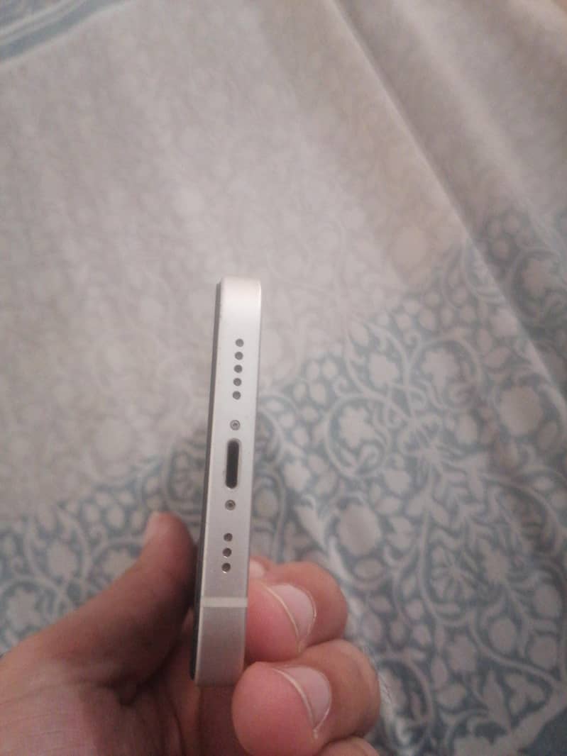 Apple iPhone 12 3