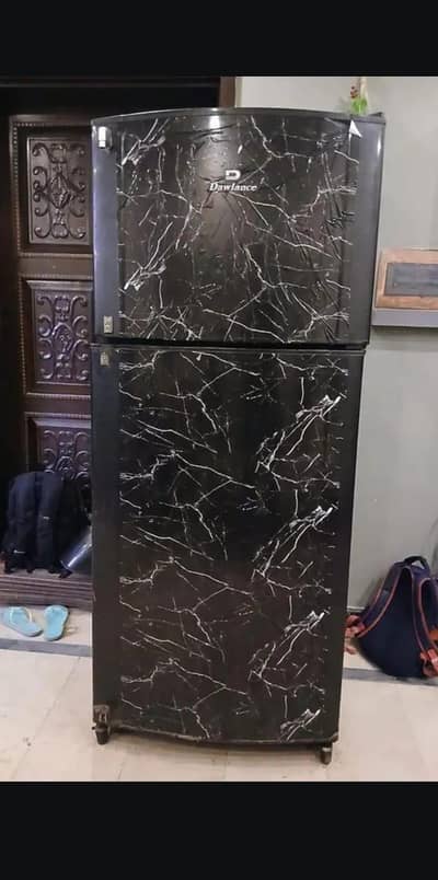 urgent sale of full size dawlance fridge