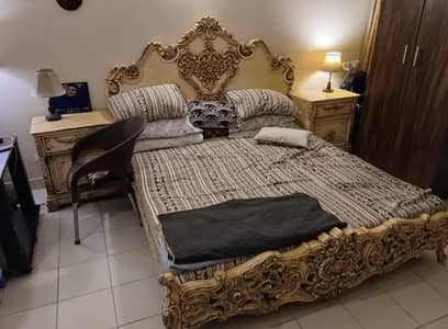 King Size Bed Deco with mattress and side tables