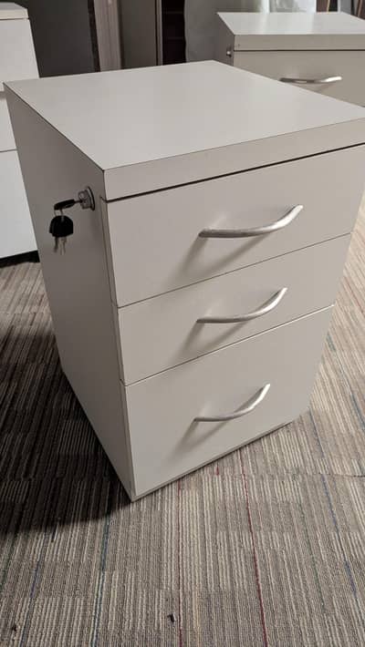 Drawers/Side Tables | Hidden Wheels