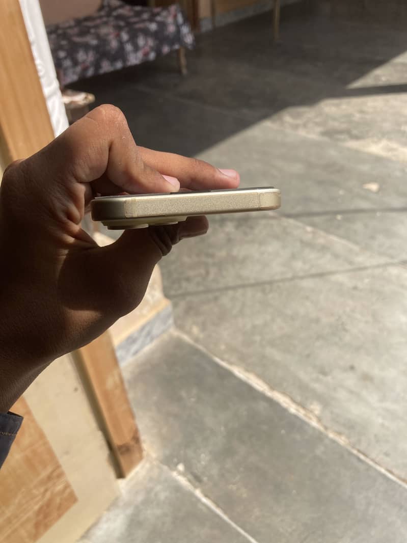 Apple iPhone 15 1