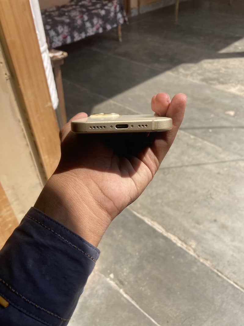 Apple iPhone 15 2