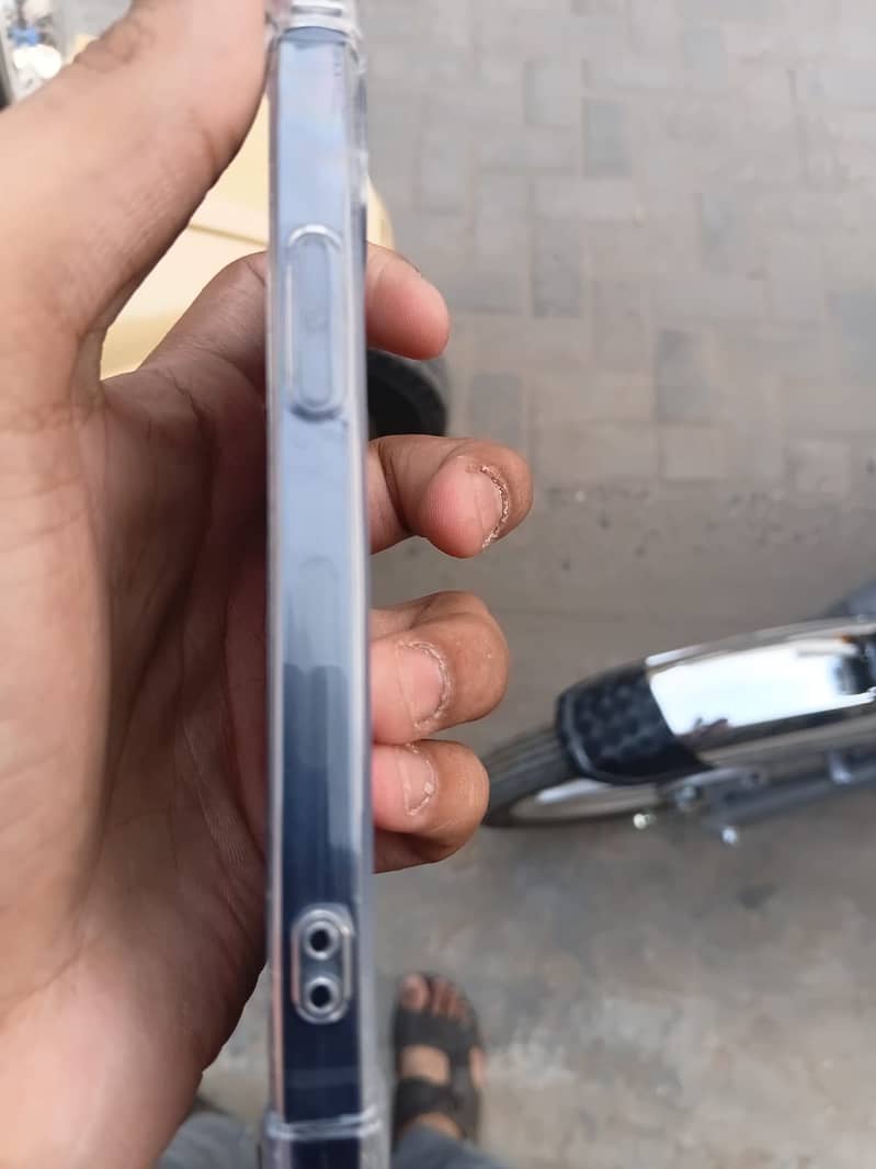 Apple iPhone 12 4
