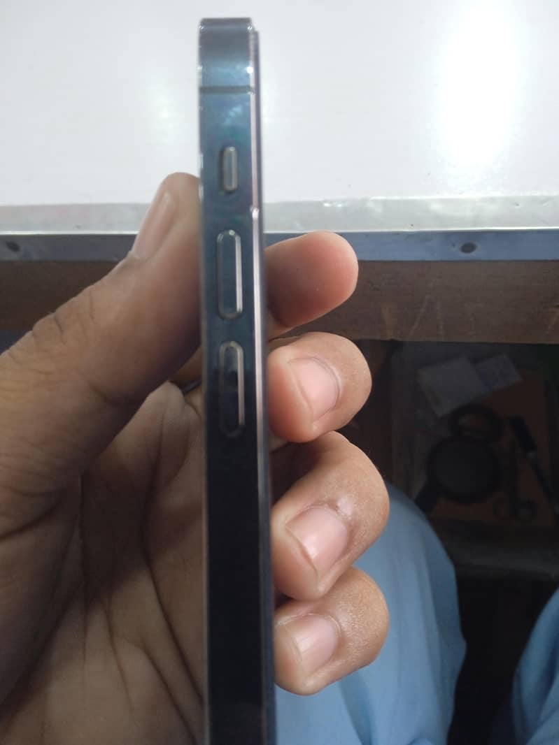 Apple iPhone 12 Pro 3