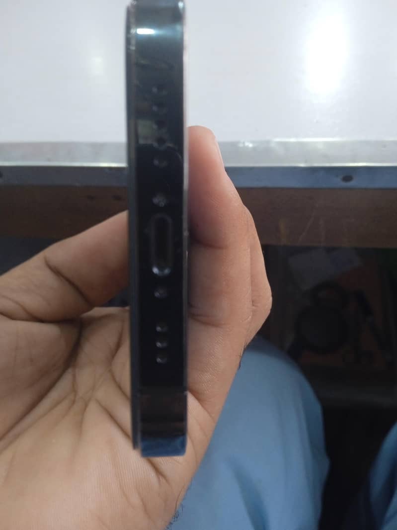 Apple iPhone 12 Pro 4