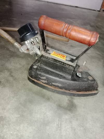 Gas Wali istri (Gas Iron) for Sale in good Condition