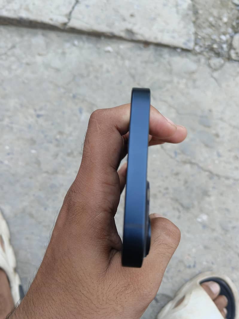 Apple iPhone 13 1