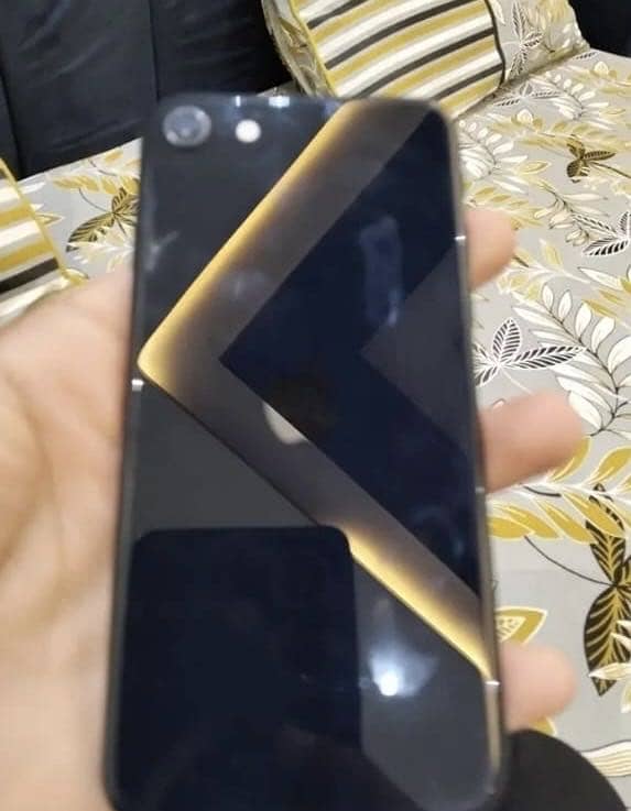 Apple iPhone SE 3 1