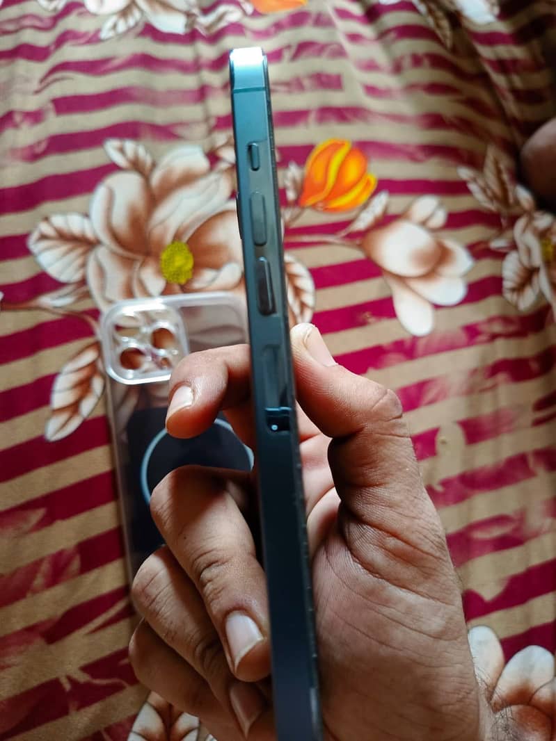 Apple iPhone 13 Pro Max 3