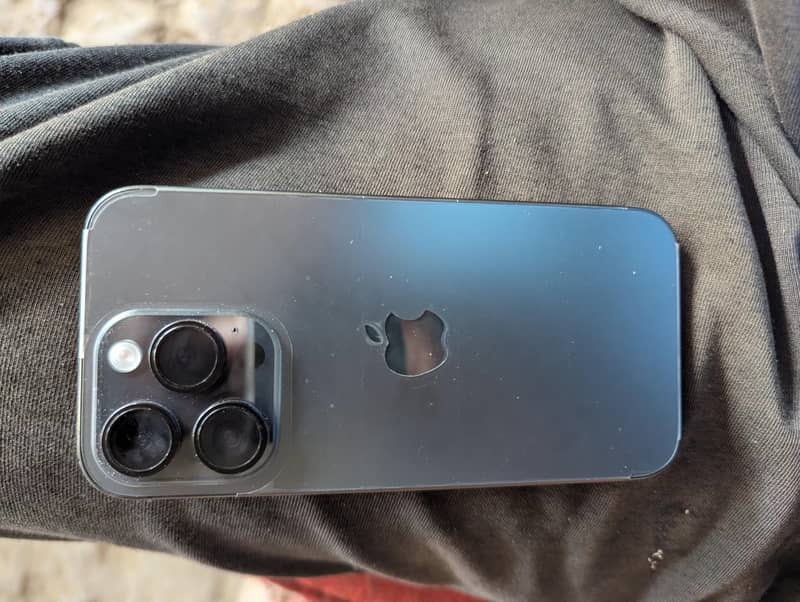 Apple iPhone 15 Pro 1