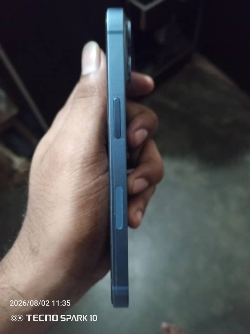 Apple iPhone 13 4