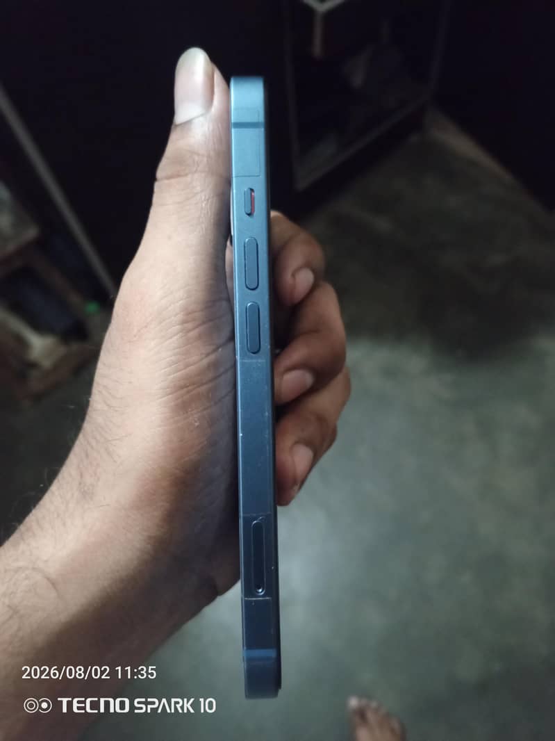 Apple iPhone 13 5