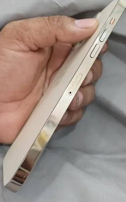 Apple iPhone 14 Pro Max 0