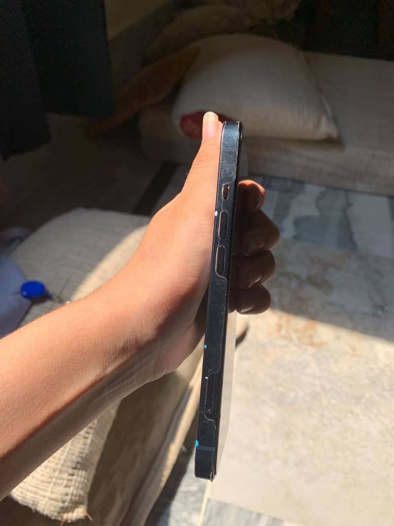 Apple iPhone 13 1