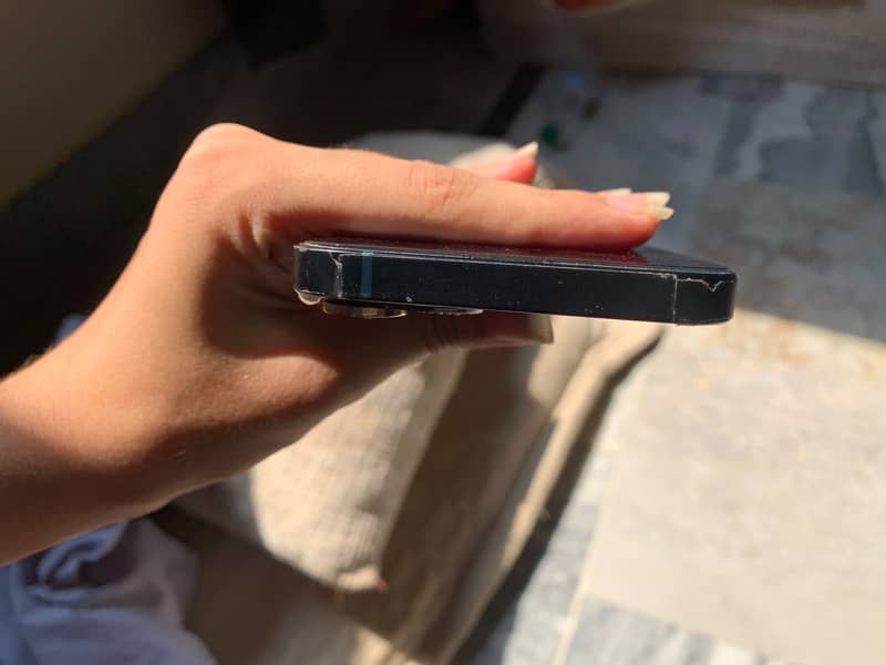 Apple iPhone 13 6