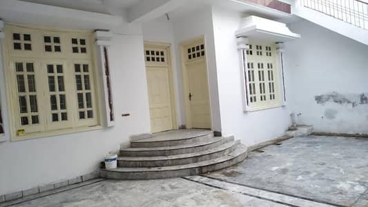 12 Marla Double Storey House for Sale in Madina Town – Dual Unit
