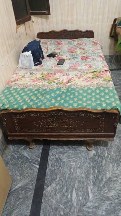 Single Bed (2 Beds)