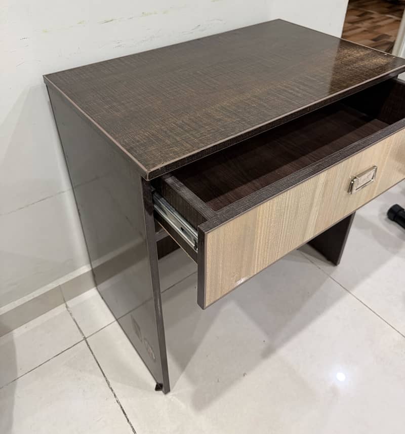 Study table for kids 1