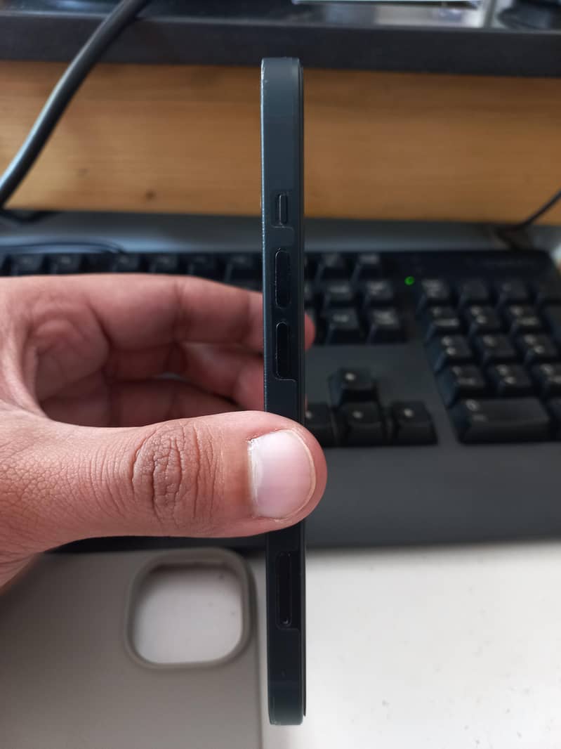 Apple iPhone 13 3