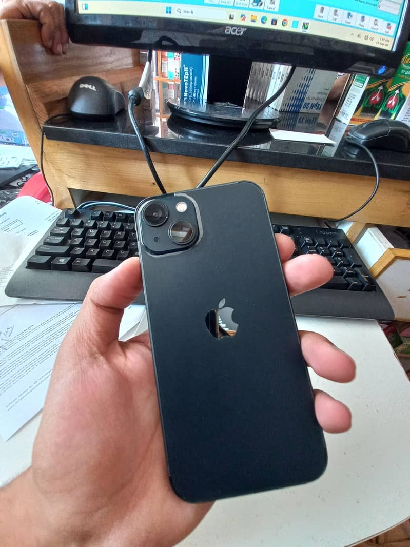 Apple iPhone 13 6