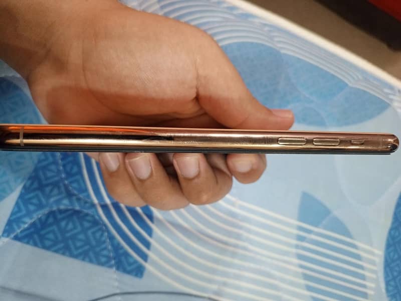 Apple iPhone 11 Pro Max 1