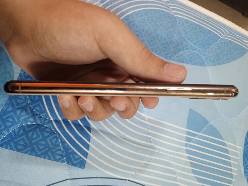 Apple iPhone 11 Pro Max 6