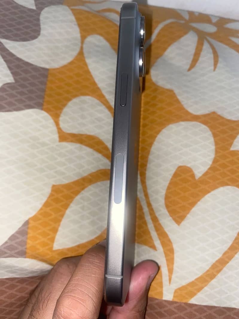Apple iPhone 15 Pro Max 5